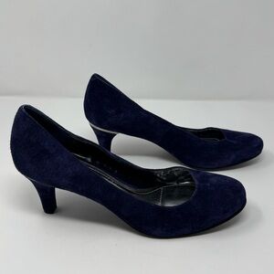 BCBG navy blue‎ suede heels, sz 9.5, pumps, rounded toe, silver, classic, retro